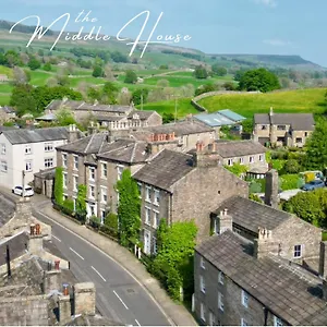 Middle House Inn