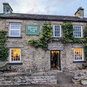 Village Pub Hotel